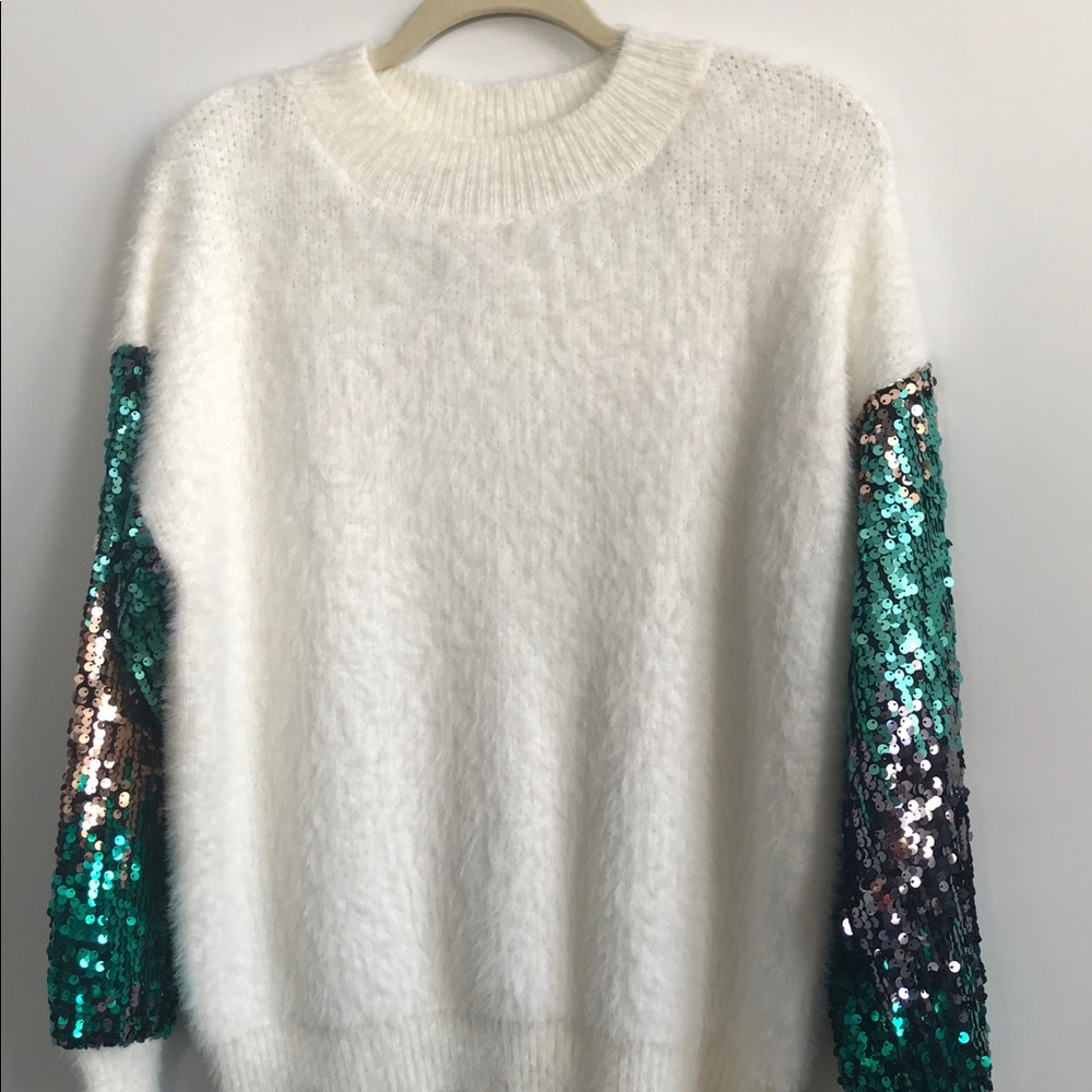Woman Cozy Sweater by Wishlist Sequen MEdium / Lrg